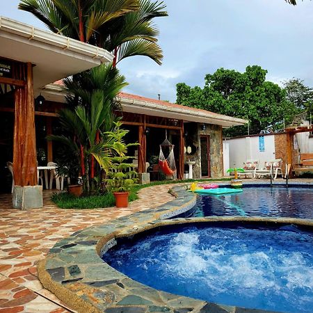 La Casa De La Abuela Villa Sucua Exteriör bild