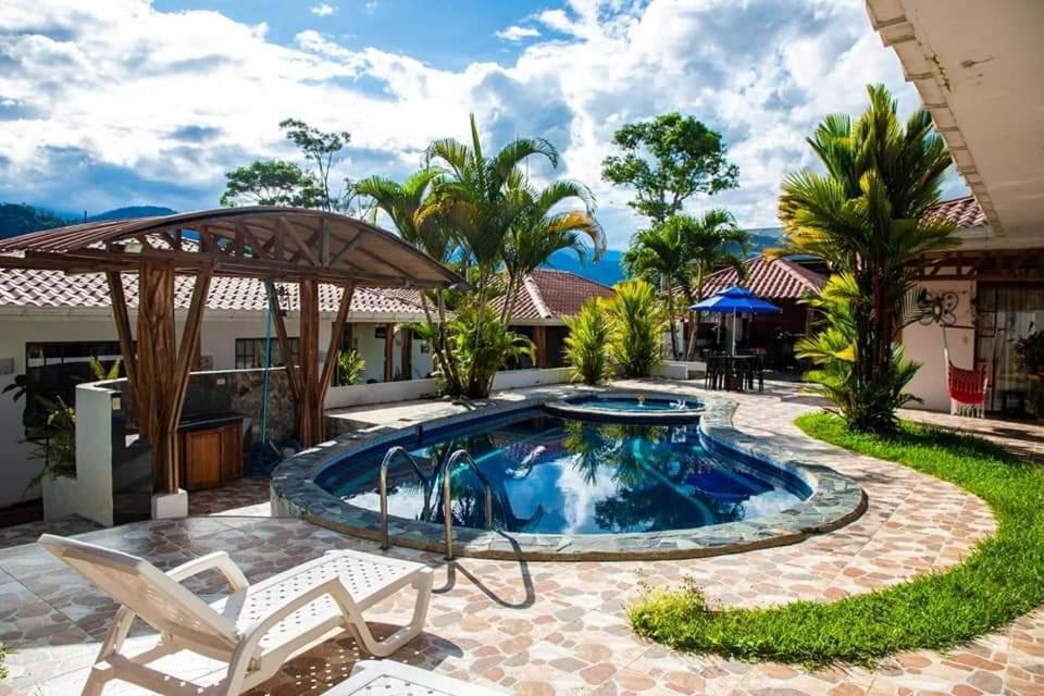 La Casa De La Abuela Villa Sucua Exteriör bild