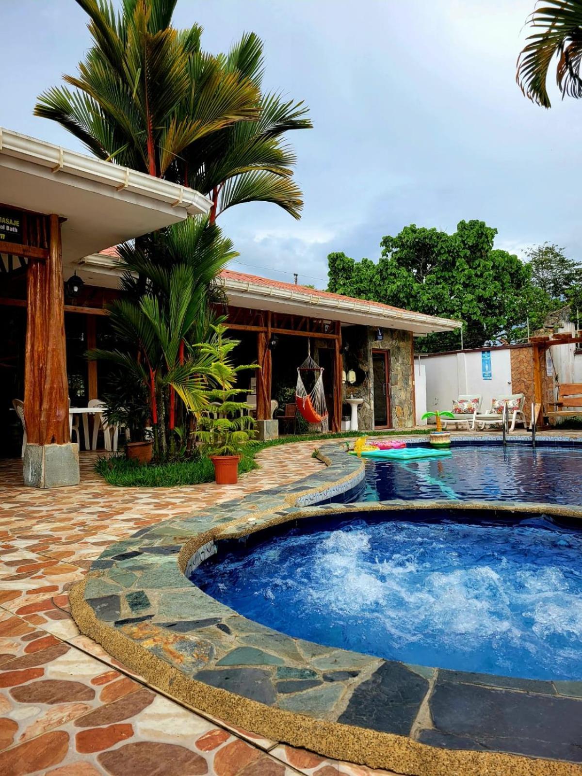 La Casa De La Abuela Villa Sucua Exteriör bild